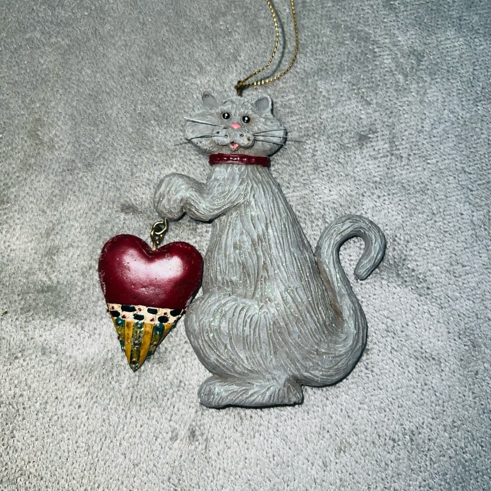 NWT Vintage Kurt Adler Christmas Ornament Grey Cat With Heart About 4.5”